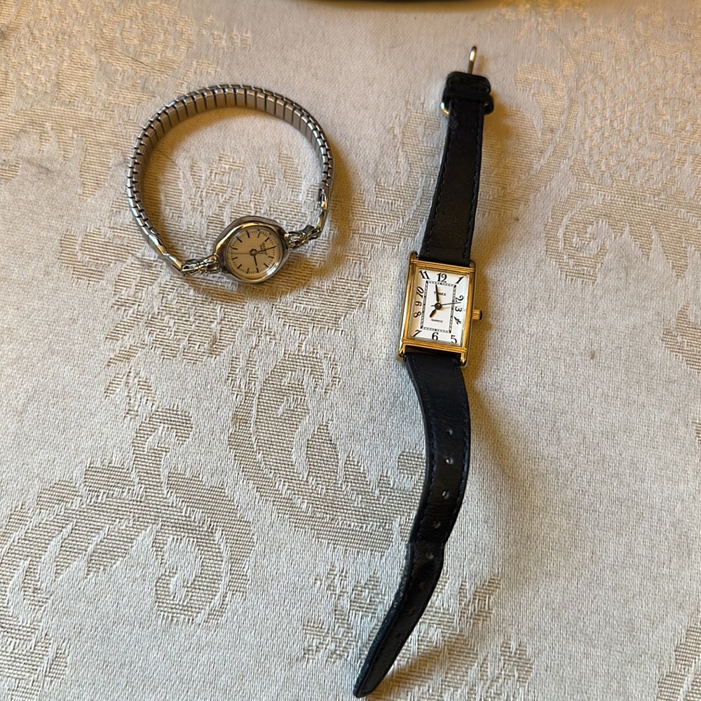 Set Of Women’s Vintage Watches, Sharp And Timex - image 4